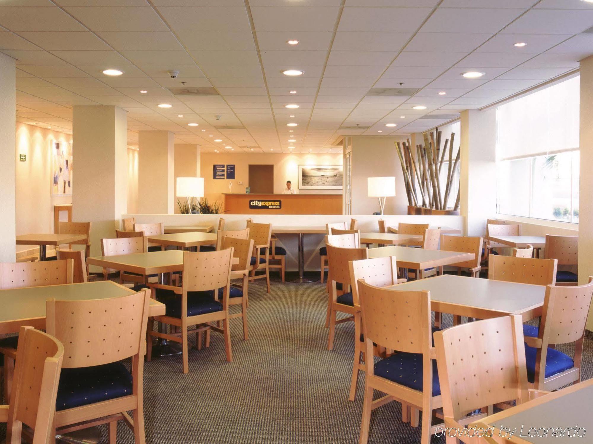 City Express By Marriott Nuevo Laredo Restaurang bild